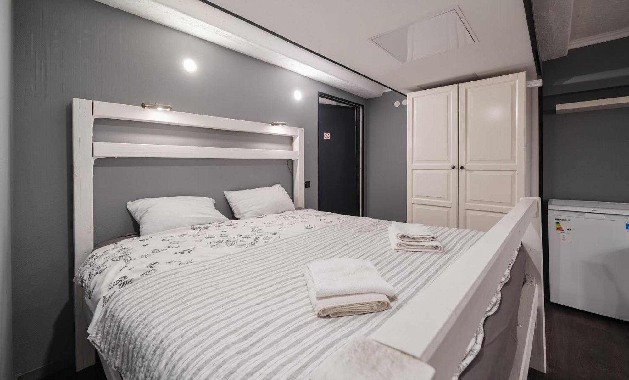Islandijos Self Check-In Basement Apartments VNO Exterior foto
